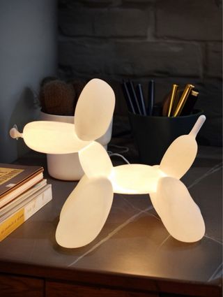 Lampada da comodino cane palloncino design moderno
