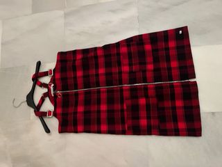 Peto corto cuadros rojo y negro