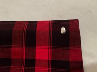 Peto corto cuadros rojo y negro