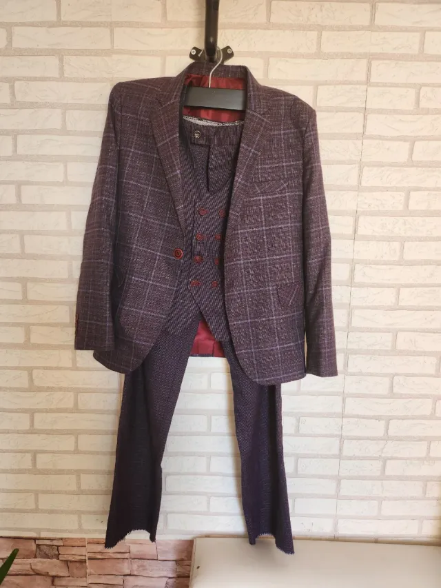 Traje elegante niño morado a cuadros