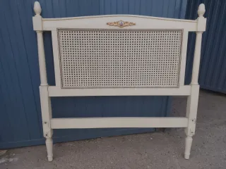 Cabecero clásico de madera y Ratán