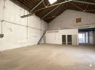 Nave industrial en venta en Carcaixent