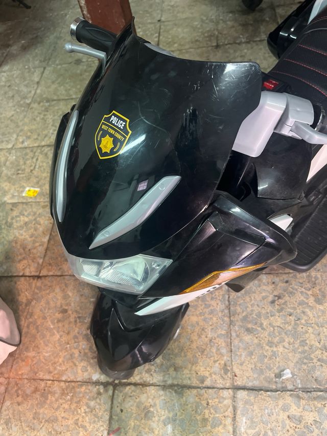Moto Policía Infantil Eléctrica venta por mudanza