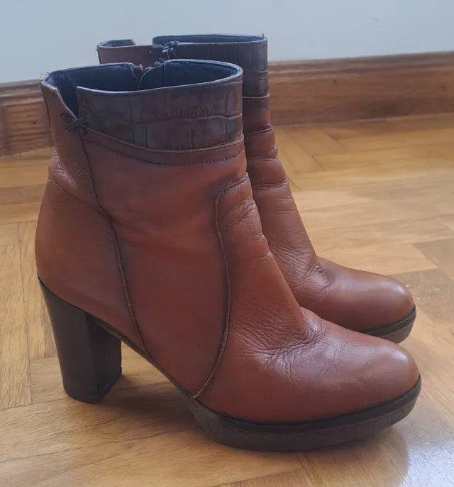 Botas de tacón marrones