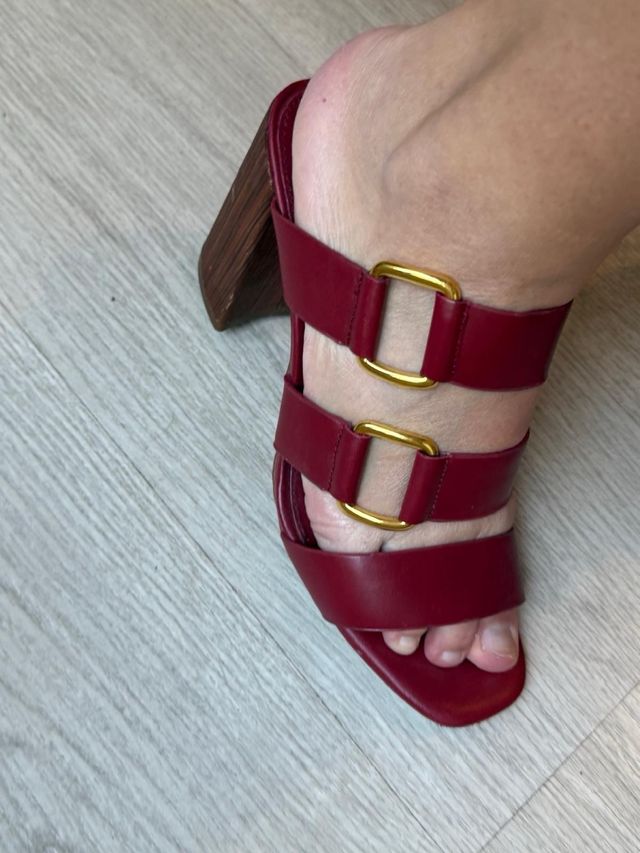Sandalias tacón Uterqüe burdeos