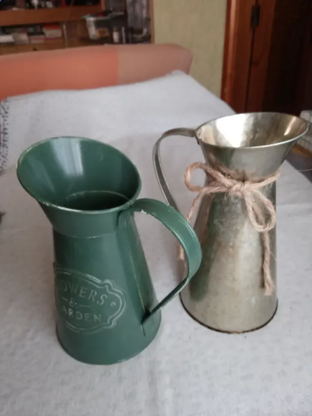 Caraffe decorative in metallo