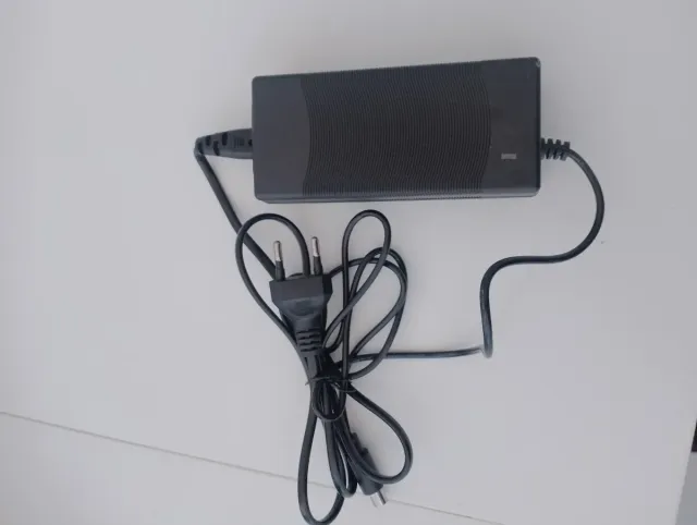 Cargador Patinete Eléctrico Xiaomi