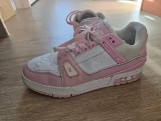 Scarpe rosa e bianche da donna Louis Vuitton