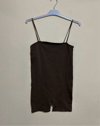 Mono corto Bershka marrón