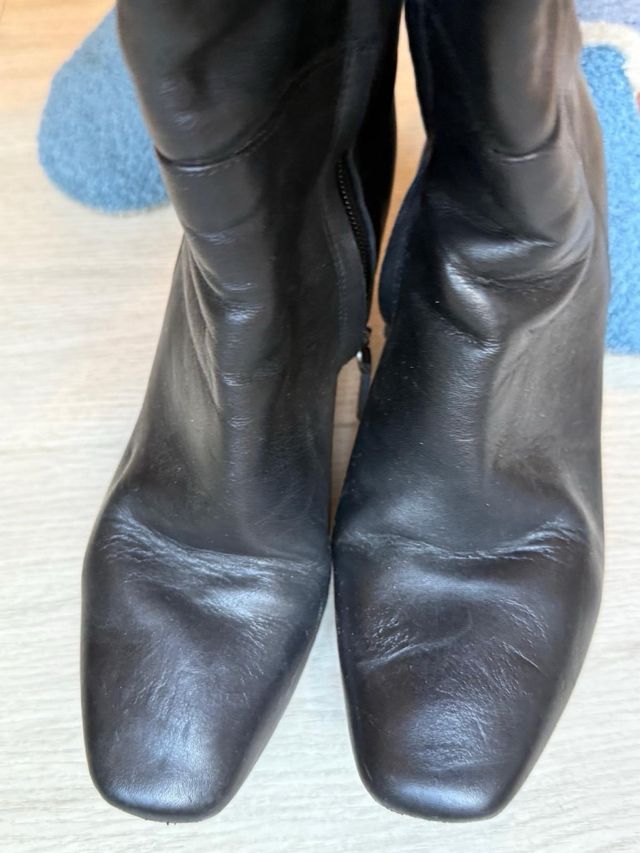 Botas altas piel Uterqüe negras