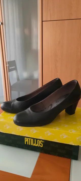 Zapatos de salón Pitillos Talla 38 Negros