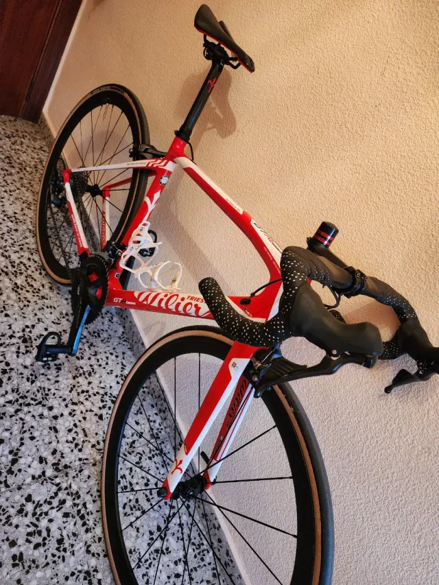 Bicicleta Wilier Triestina Roja y Blanca