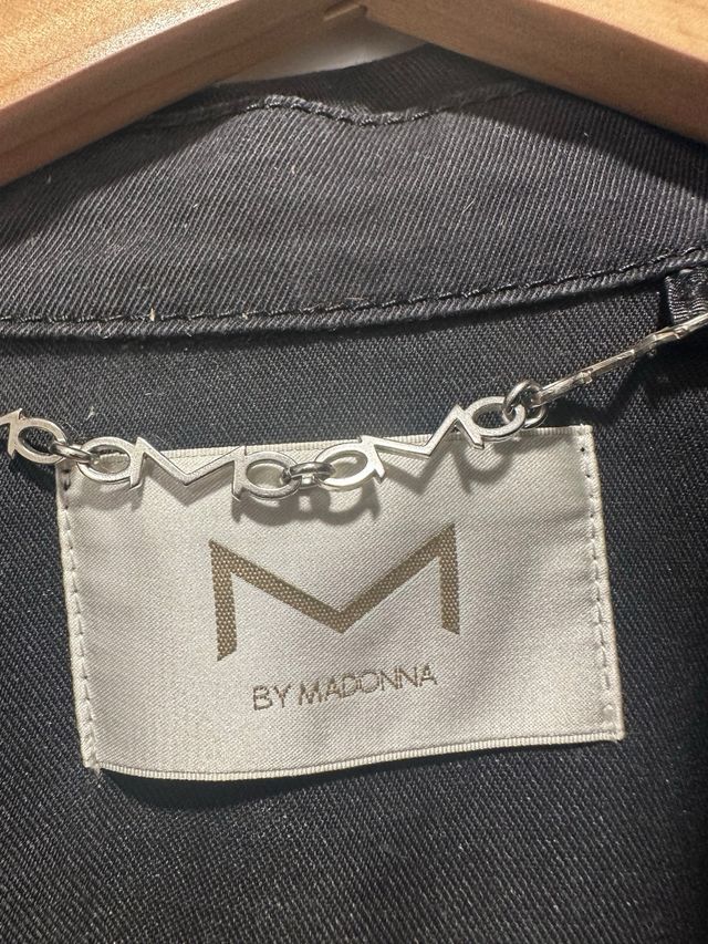 Chamarra negra by Madonna H&M