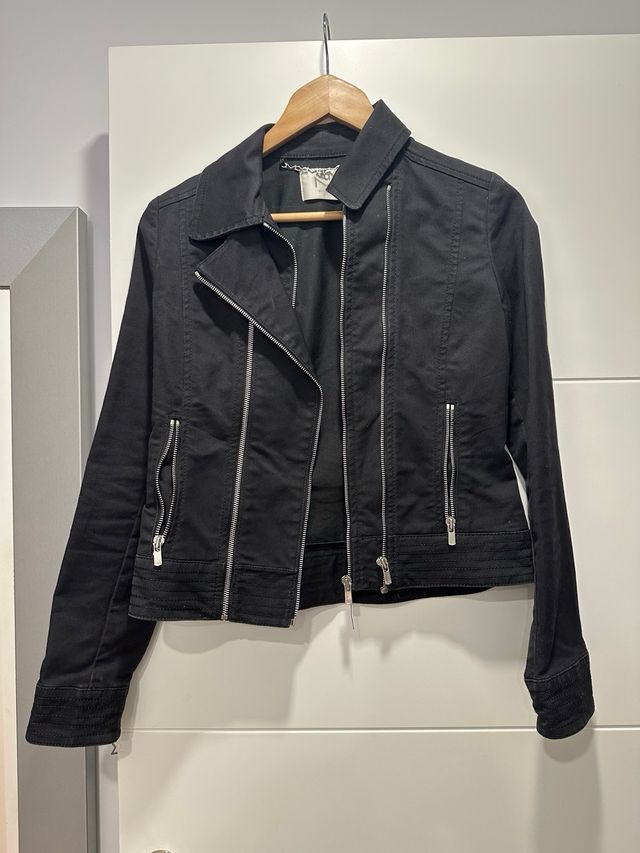 Chamarra negra by Madonna H&M