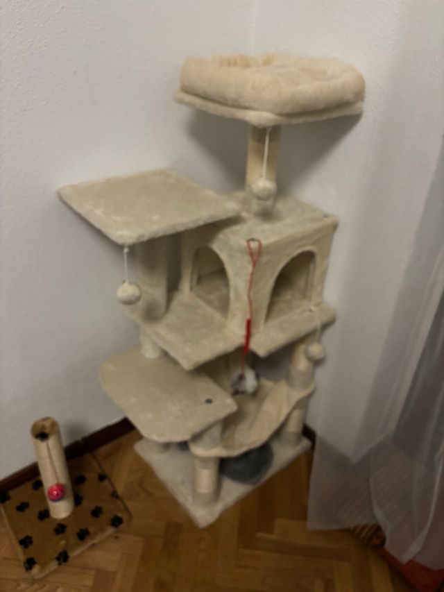Rascador para gatos de varios niveles