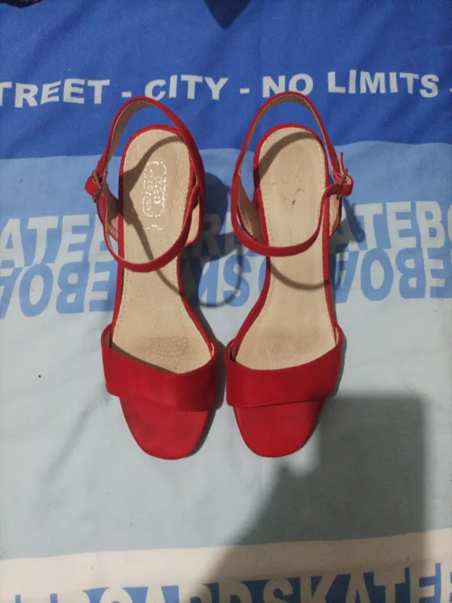 Sandalias terciopelo rojo