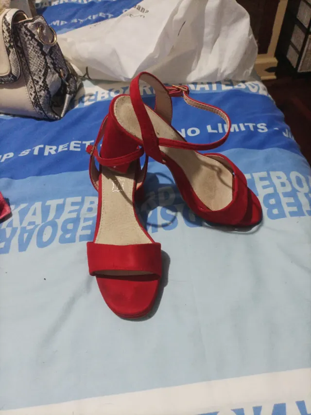 Sandalias terciopelo rojo