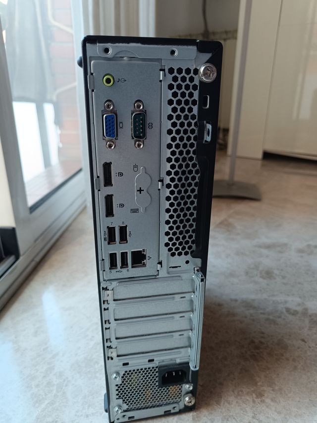 Lenovo ThinkCentre M720s i5-9400