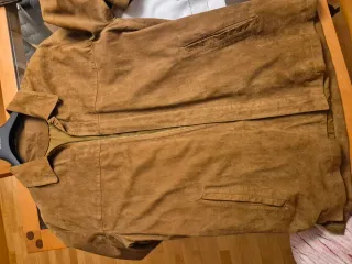 Chaqueta Cortefiel ante hombre marrón