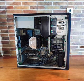 HP Z420: Xeon E5, 32GB RAM, GTX 750 Ti, SSD