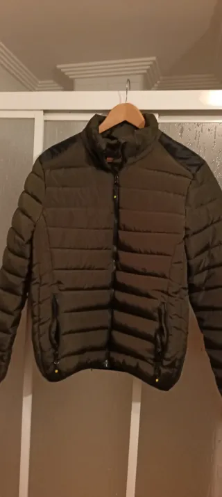 Cazadora acolchada verde