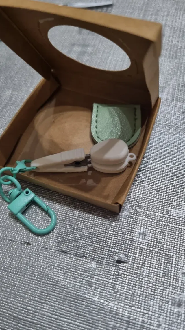 Mini Tijeras Llavero con Accesorios