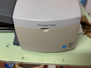 Impresora HP Designjet 100 plus con rollo A1