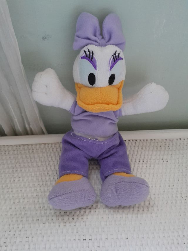 Lote de muñecos de peluche y figuras