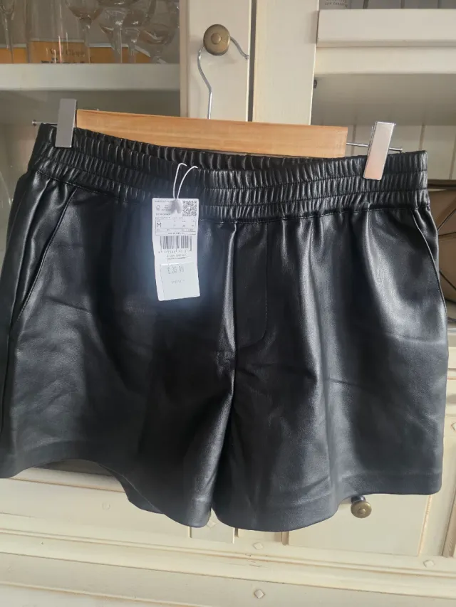 Pantalones cortos piel -cuero ecológico Mango