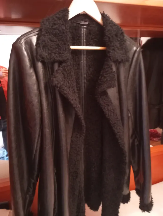Abrigo piel y borreguito negro