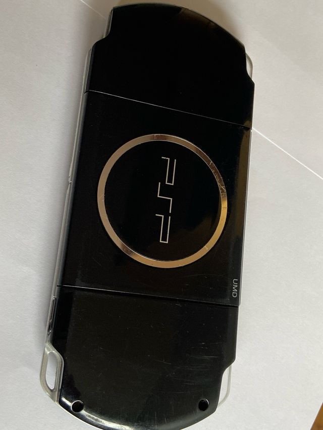 PSP 3004 CONSOLA PRETA + 6 JOGOS