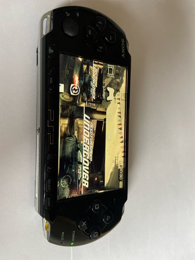 PSP 3004 CONSOLA PRETA + 6 JOGOS