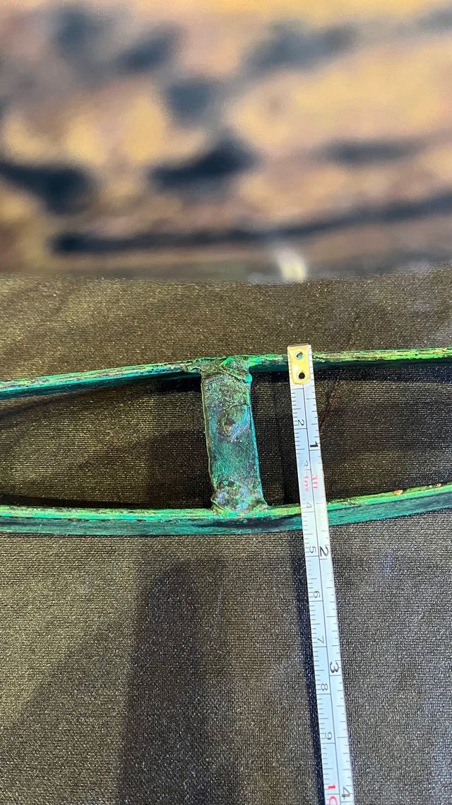 Cavallo a dondolo decorativo in metallo