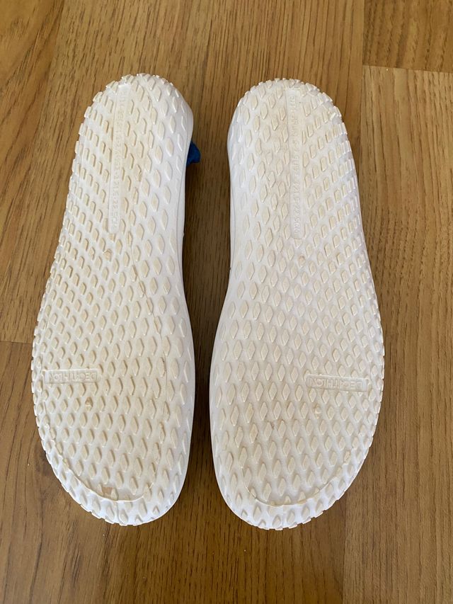 Escarpines azules para agua talla 34-35