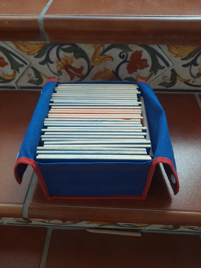 Alfabeto in legno con matita e regalo, antico