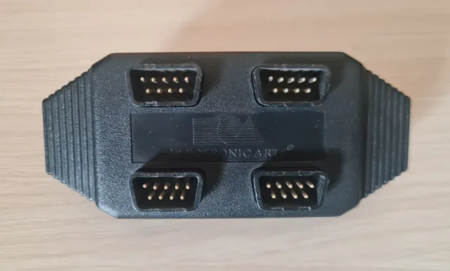 Adaptador 4 jugadores Sega Electronic Arts