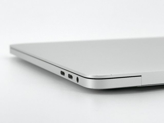 MacBook Pro 13" (2018) Intel Core i5 2.3GHz 4 núcleos - SSD 512Gb - 8GB RAM - Plata