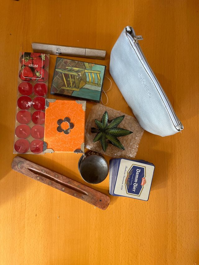 Lote de objetos decorativos y de uso