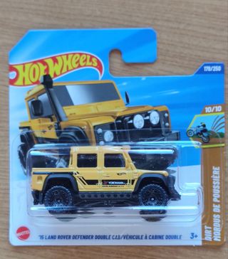 Hot Wheels 15 Land Rover Defender Doble Cab