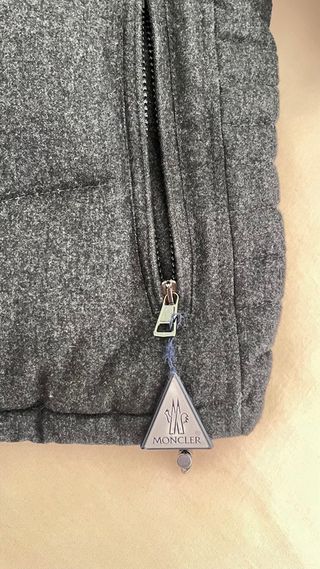 Chaqueta Moncler corta hombre gris marengo/blanco