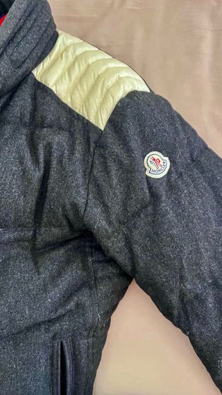 Chaqueta Moncler corta hombre gris marengo/blanco