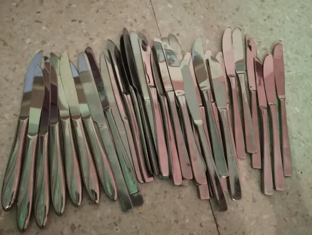 Set de 36 Cuchillos de Metal