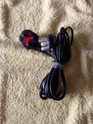 Cable alimentación 3 clavijas doble. Sin estrenar