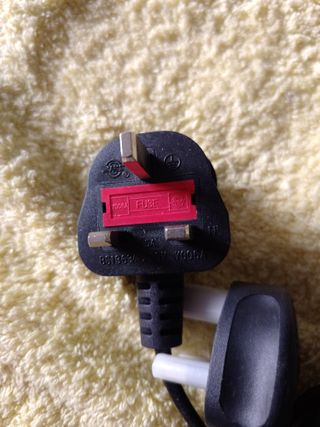 Cable alimentación 3 clavijas doble. Sin estrenar