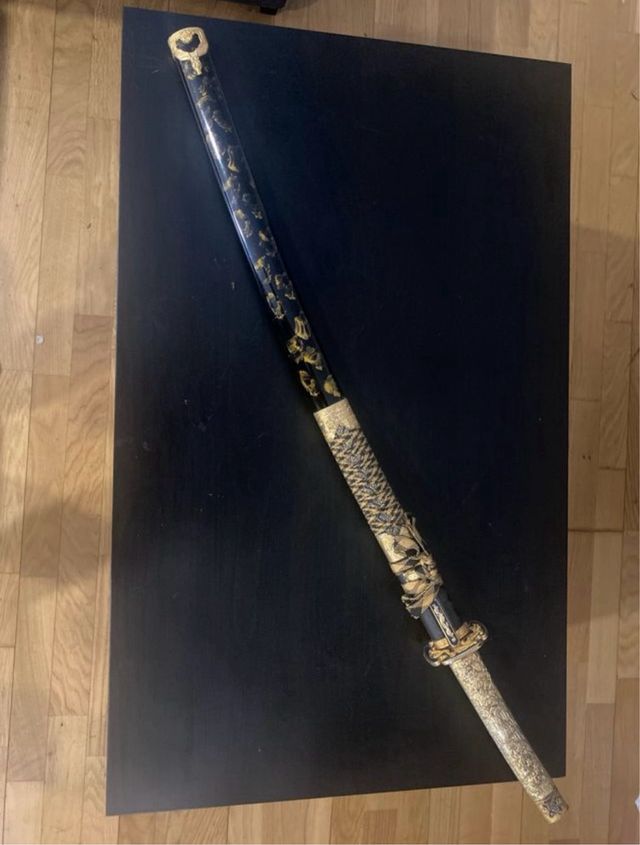 Catana Espada decorativa con funda