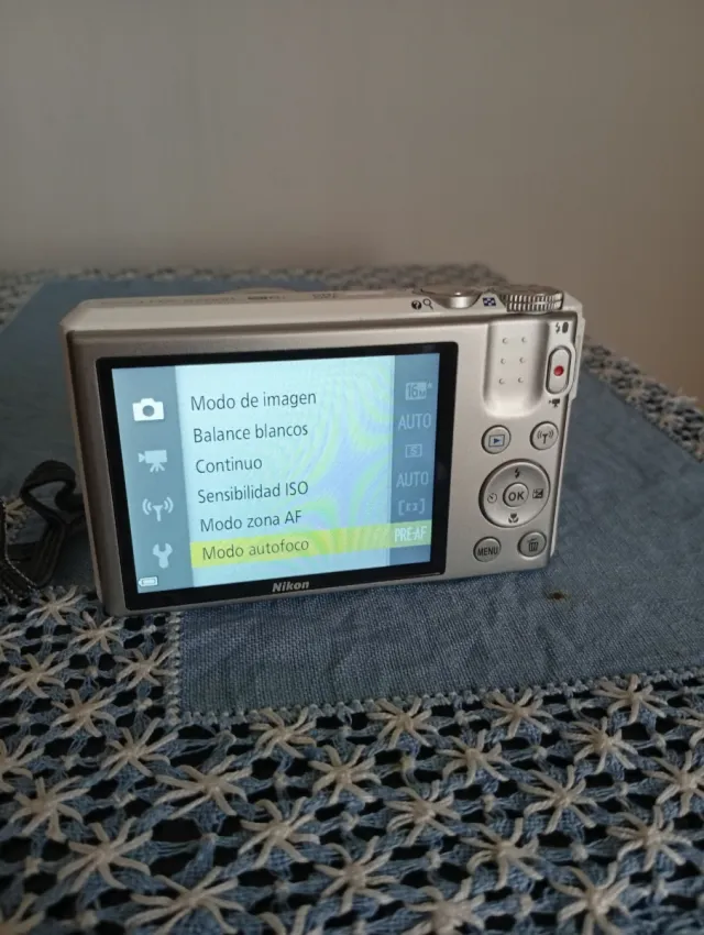 Cámara Nikon Coolpix S7000 16MP Zoom 20x