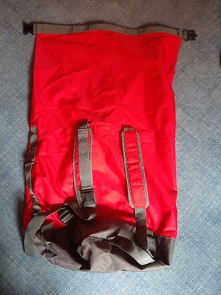 Mochila Quechua 100L Roja y Gris