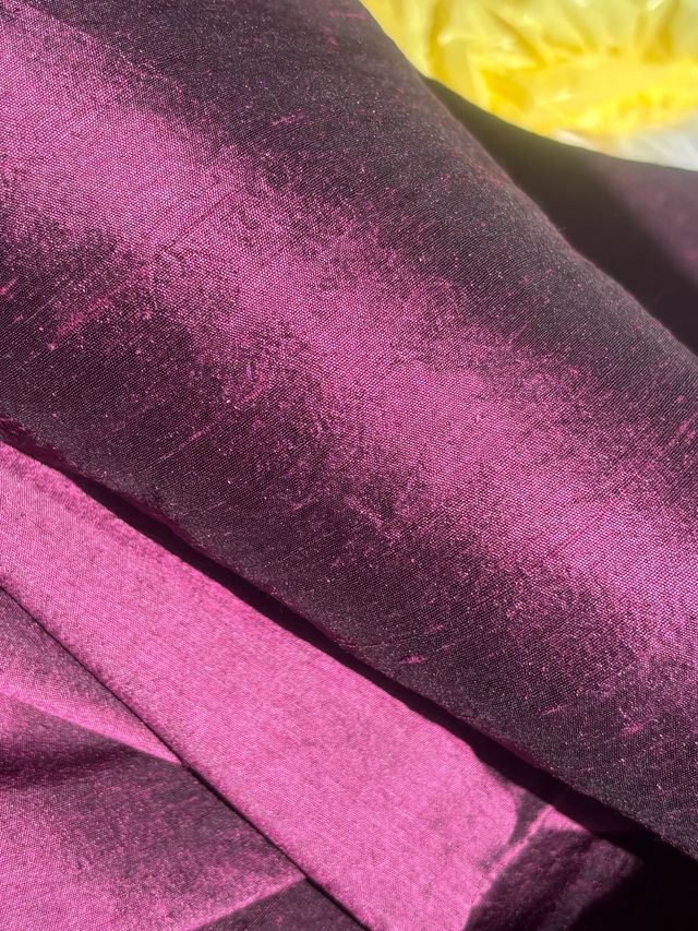 Tela Seda Salvaje Morado  4.90m x 103 m