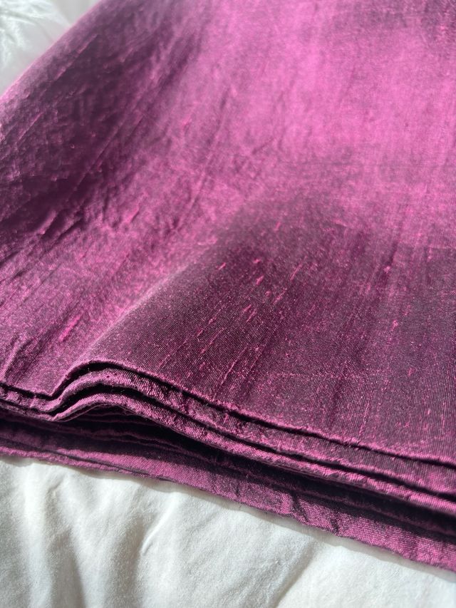 Tela Seda Salvaje Morado  4.90m x 103 m