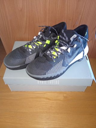 Nike Kyrie Flytrap 5 Scarpe da Basket